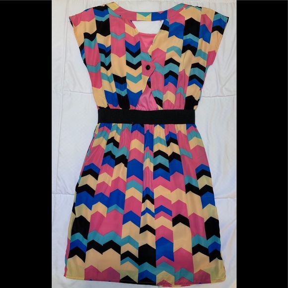 Colorful Chevron Print Dress - Picture 3 of 3